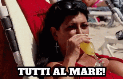 GIF tutti al mare